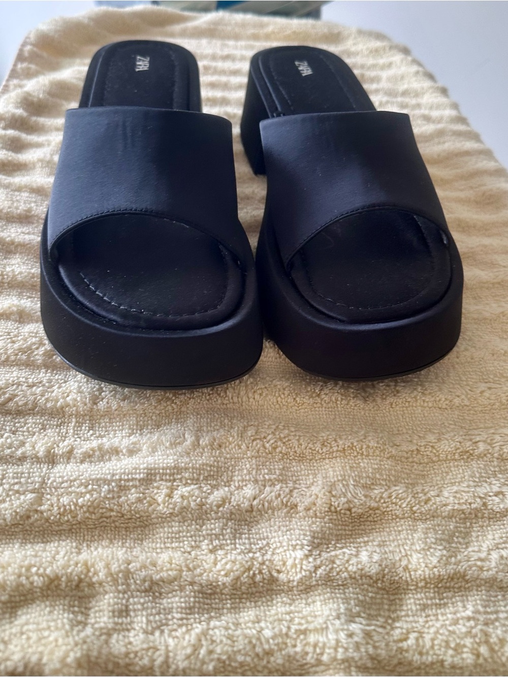Zara Black Platform Slide Sandals for Women Brand New.